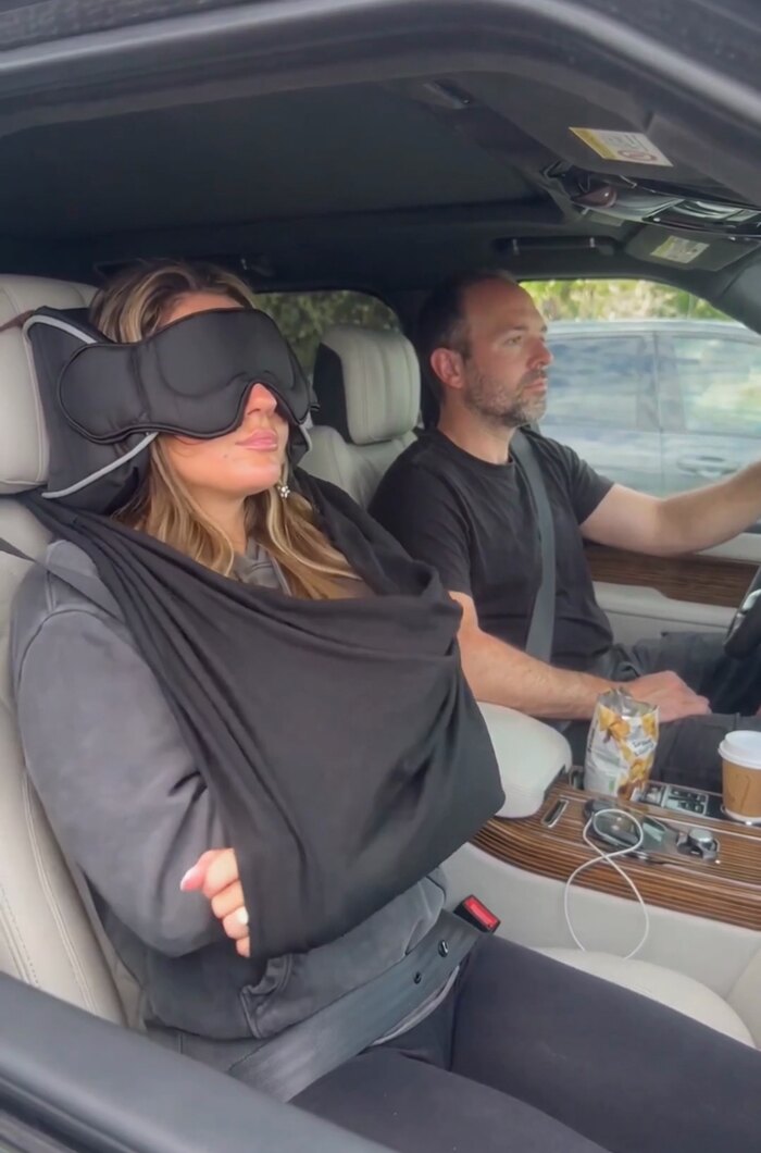 SnoozeMile travel sleep set in use