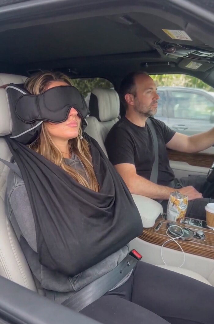SnoozeMile travel sleep set in use